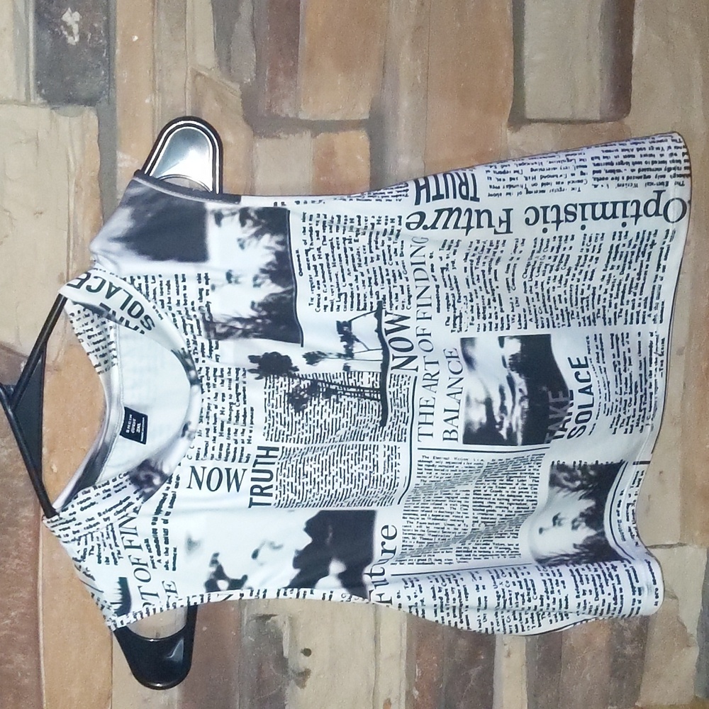 👠👠🎥🍿SHEIN Black and White Newspaper Print Crop Top #curvesrock